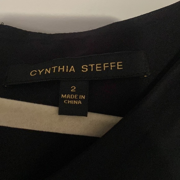 Black dress - Picture 4 of 4